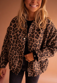 Lily | Women's Oversized Leopard Print Snap-Button Quilted Jacket