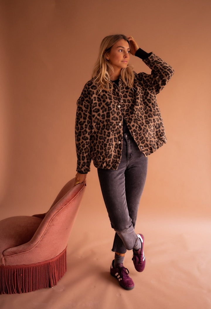 Lily | Women's Oversized Leopard Print Snap-Button Quilted Jacket