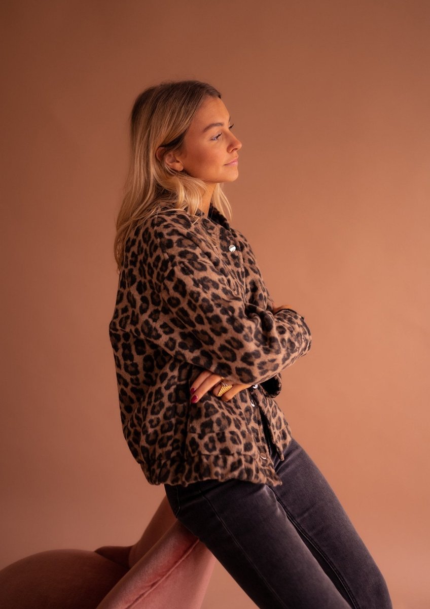 Lily | Women's Oversized Leopard Print Snap-Button Quilted Jacket