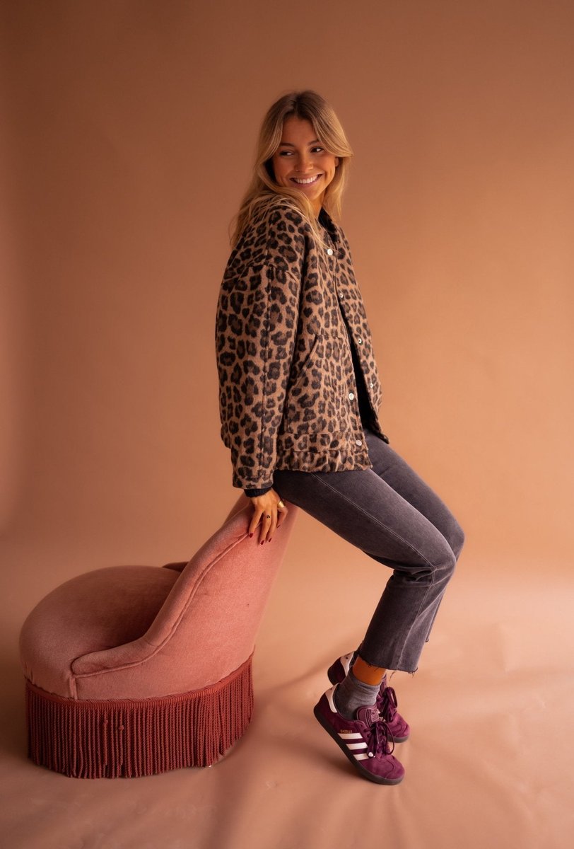 Lily | Women's Oversized Leopard Print Snap-Button Quilted Jacket