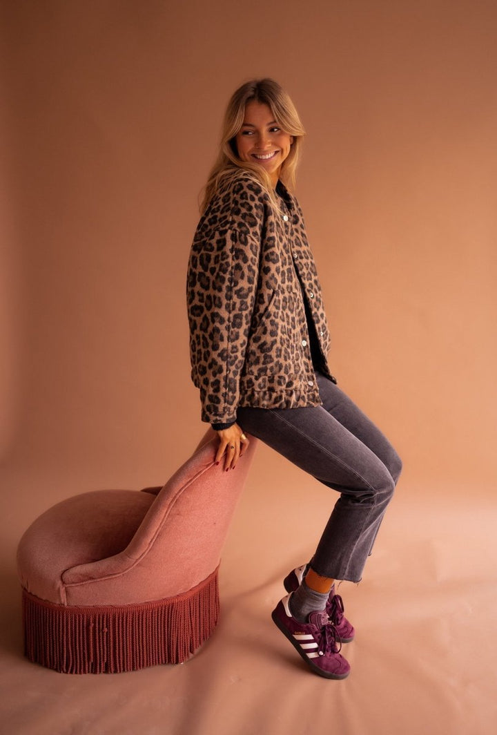 Lily | Women's Oversized Leopard Print Snap-Button Quilted Jacket